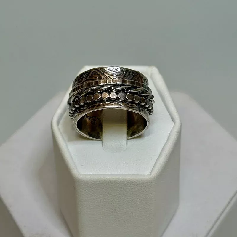925-bark-texture-twiddle-ring-br475 .925 BARK TEXTURE TWIDDLE RING BR475