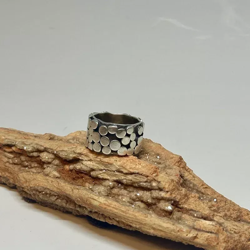 925-holding-space-statement-ring-br441 .925 "HOLDING SPACE" STATEMENT RING BR441